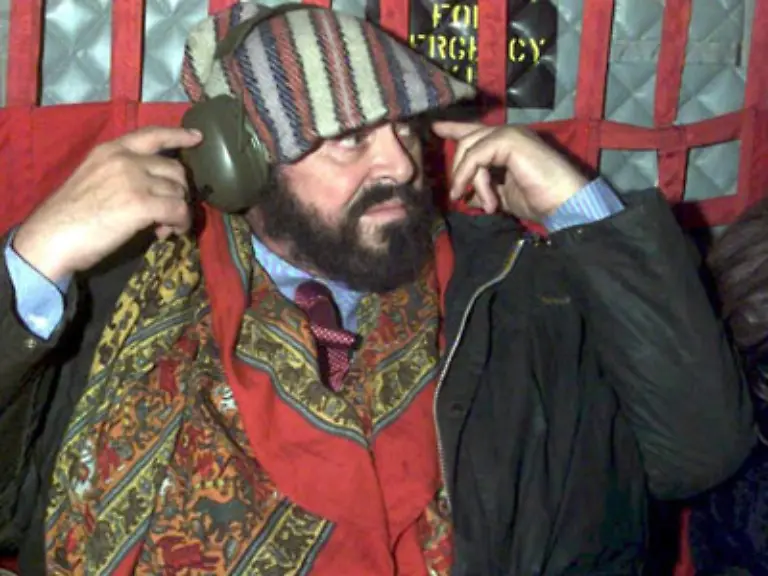 Sein-schwergewichtiger-Koerper-hatte-dem-Tenor-schon-jahrelang-Probleme-bereitet-Immer-wieder-musste-er-Konzerte-etwa-wegen-Rueckenproblemen-absagen-zeitweise-soll-er-fast-gelaehmt-gewesen-sein