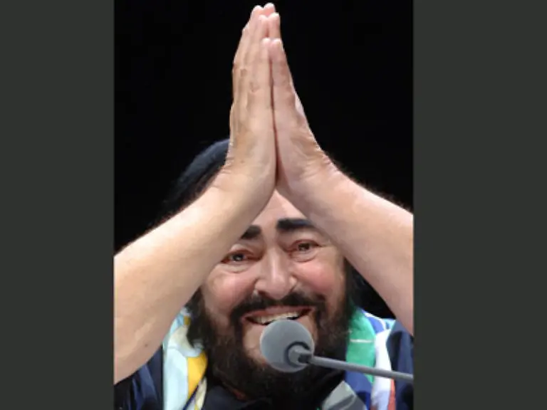 Trotz-aller-gesundheitlichen-Probleme-aber-absolvierte-der-Baeckersohn-weiter-Auftritt-um-Auftritt-und-saugte-den-Jubel-und-tosenden-Applaus-der-Fans-auf-ein-Jungbrunnen-fuer-den-Maestro