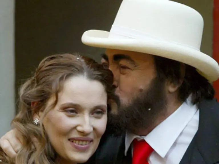 heiratete-er-Ende-2003-seine-langjaehrige-Freundin-die-30-Jahre-juengere-fruehere-Sekretaerin-Nicoletta-Mantovani