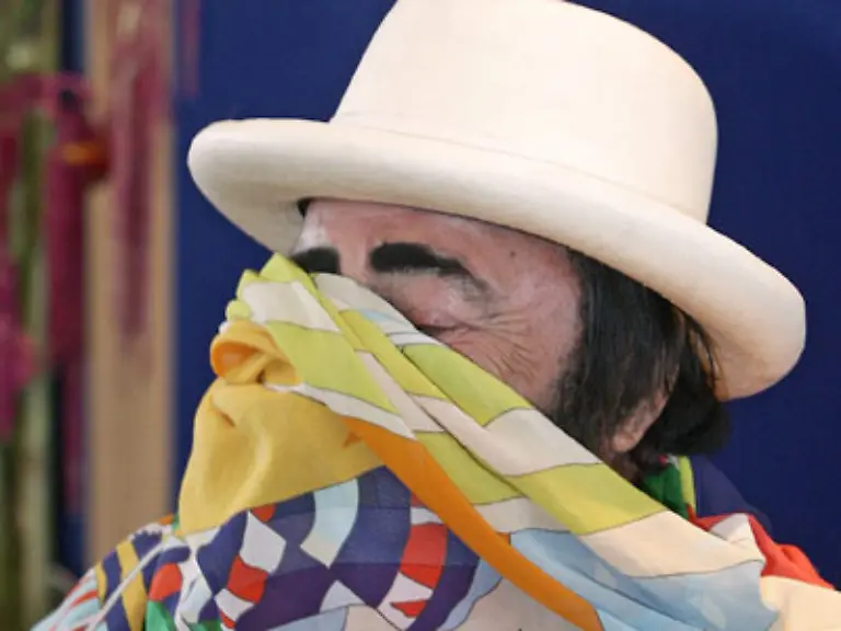 Der-Zwillingsbruder-des-Maedchens-ueberlebte-die-Geburt-nicht-Ich-bin-ein-ungluecklicher-Mann-das-ist-einer-der-schlimmsten-Tage-meines-Lebens-zitierten-italienische-Medien-Pavarotti-damals