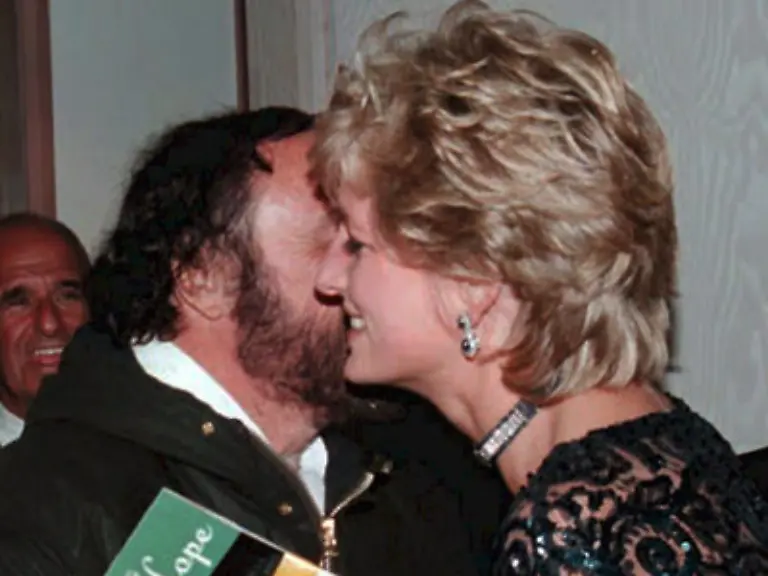 Sowohl-Pavarotti-als-auch-John-waren-Freunde-von-Prinzessin-Diana