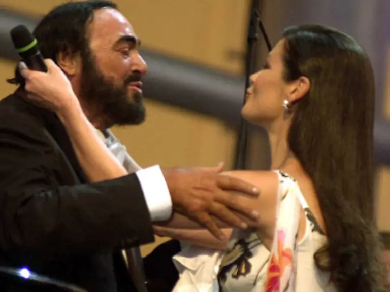 Er-liebte-die-Musik-und-sein-groesster-Verdienst-war-es-sie-als-ein-Ganzes-behandelt-zu-haben-vom-lyrischen-Fach-ueber-einfache-Lieder-bis-hin-zur-Operette-sagte-der-Film-Theater-und-Opernregisseur