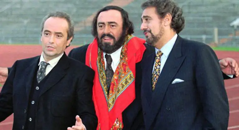 Bei-einem-Auftritt-der-Tenoere-in-Los-Angeles-1994-habe-dann-bereits-jeder-der-drei-Kuenstler-zwei-Millionen-US-Dollar-kassiert