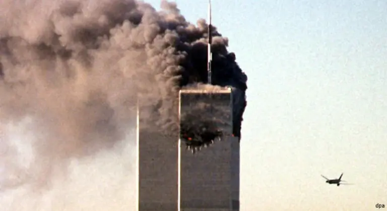 Spaetestens-mit-dem-Terroranschlag-auf-das-World-Trade-Center-am-11-September-2001-wurde-er-zum-Staatsfeind-Nummer-1-in-den-USA