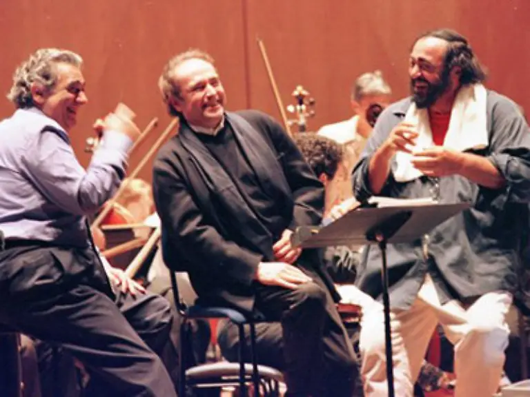 Und-das-Gerede-um-die-Geldgier-entschaerft-er-durch-seine-Aussage-Bei-unseren-Konzerten-mit-Carreras-habe-ich-manchmal-fast-vergessen-dass-wir-vor-einem-zahlenden-Publikum-auftraten-so-viel-Spass-haben-wir-dabei-gehabt