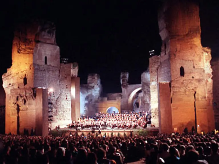 Das-Royal-Opera-House-in-London-hat-Luciano-Pavarotti-als-einen-der-besten-Saenger-unserer-Zeit-gewuerdigt-den-Millionen-Menschen-vermissen-werden-Er-war-einer-dieser-seltenen-Kuenstler-der-das-Leben-der-Menschen-auf-dem-ganzen-Globus-beruehrte