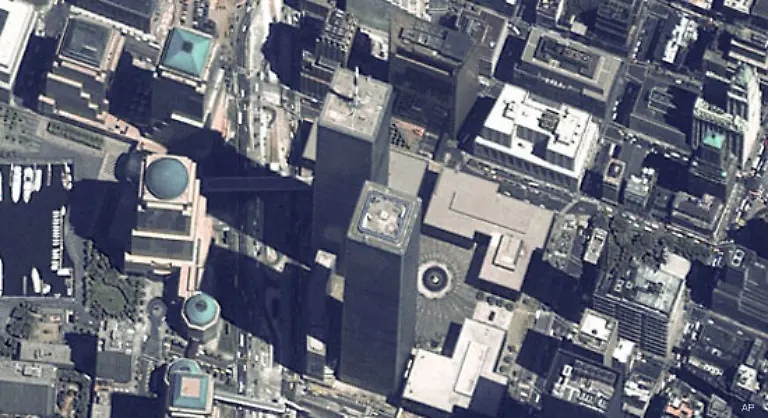 Ein-Jahr-vor-den-schrecklichen-Anschlaegen-Der-Satelliten-Blick-auf-das-unversehrte-World-Trade-Center-und
