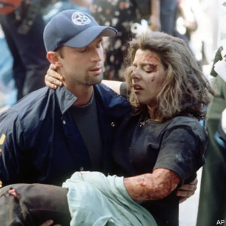 Diese-Frau-kann-dank-der-Hilfe-eines-Polizisten-gerettet-werden