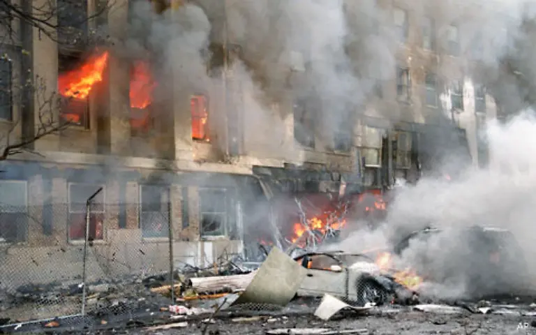 Das-Pentagon-steht-in-Flammen