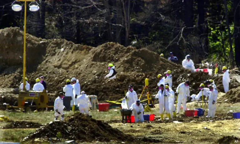 Offensichtlich-hat-an-Bord-ein-Kampf-zwischen-den-Entfuehrern-und-den-Geiseln-stattgefunden-Deshalb-haben-die-Terroristen-das-Flugzeug-zum-Absturz-gebracht