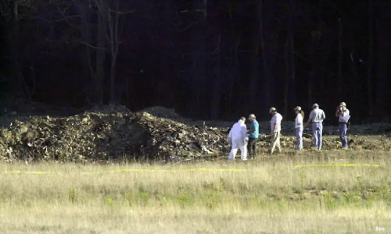 Als-Anschlagsziel-werden-das-Weisse-Haus-das-Kapitol-in-Washington-oder-der-Landsitz-des-US-Praesidenten-in-Camp-David-vermutet-Gestartet-ist-Flug-93-im-Flughafen-Newark-mit-Ziel-San-Francisco