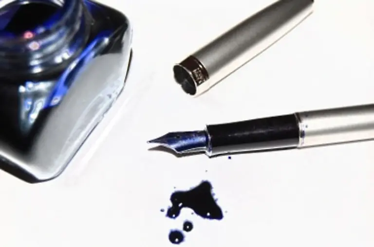 Zwar-darf-der-Arbeitgeber-die-Leistung-frei-beurteilen-Bei-falschen-Schwerpunkten-Auslassungen-Stilblueten-oder-einem-unkonventionellen-Erscheinungsbild-kann-der-Mitarbeiter-aber-auf-Korrektur-bestehen