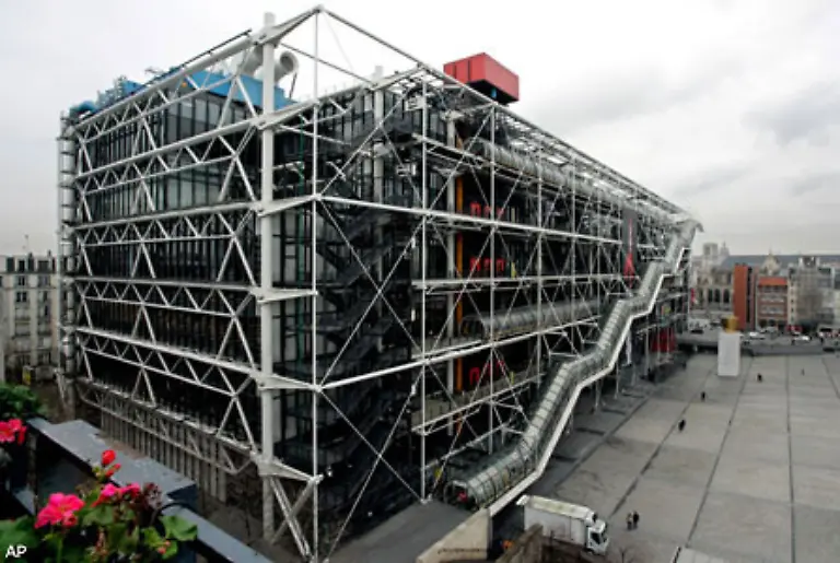 Das-Pariser-Kunst-und-Bildungszentrum-ist-seiner-Zeit-voraus