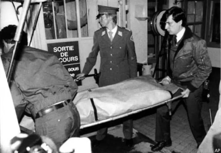 Der-Fall-hat-ein-ganzes-Land-erschuettert-und-das-kleine-Schleswig-Holstein-in-die-Weltpresse-gebracht-Vor-20-Jahren-am-11-Oktober-1987-fand-ein-Reporter-den-frueheren-Ministerpraesidenten-Barschel-tot-in-der-Badewanne-seines-Zimmers-im-Genfer-Hotel-Beau-Rivage