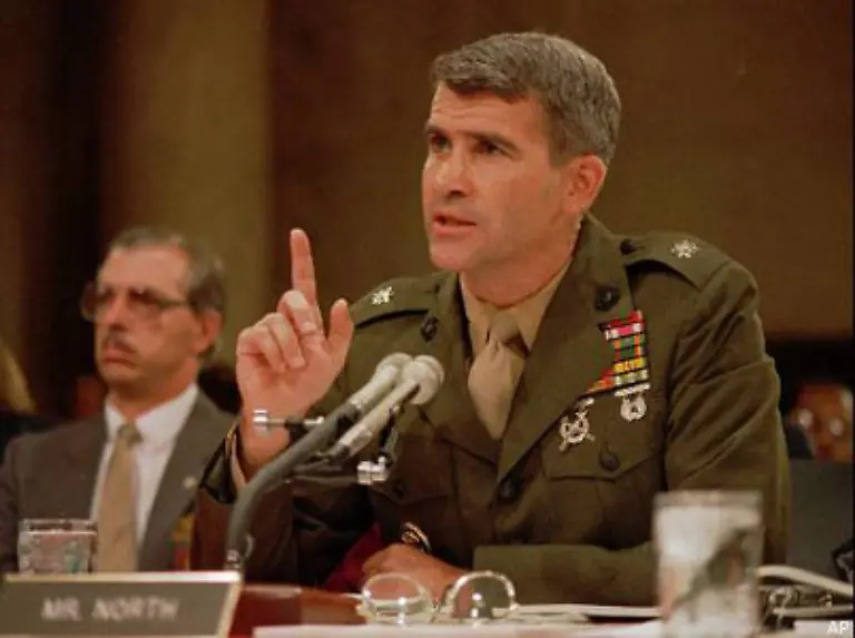 CIA-Tatsaechlich-uferten-die-Mordspekulationen-haeufig-in-Verschwoerungstheorien-aus-Dabei-ging-es-um-eine-angebliche-Verwicklung-Barschels-in-internationalen-Waffenhandel-die-Iran-Contra-Affaere-der-USA-sowie