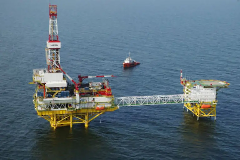 Insgesamt-stammen-41-6-Prozent-der-Importe-aus-GUS-Staaten-30-1-Prozent-aus-dem-Bereich-der-Nordsee-und-nur-22-7-Prozent-aus-Staaten-der-OPEC