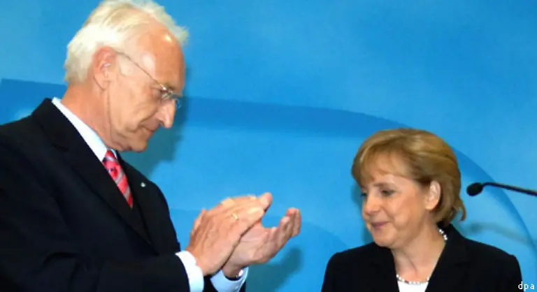 Weiterhin-zugeben-Unter-Angela-Merkel-fuhr-die-Union-2005-ein-schlechteres-Ergebnis-ein-35-2-Prozent-also-knapp-3-3-Punkte-weniger-als-drei-Jahre-zuvor