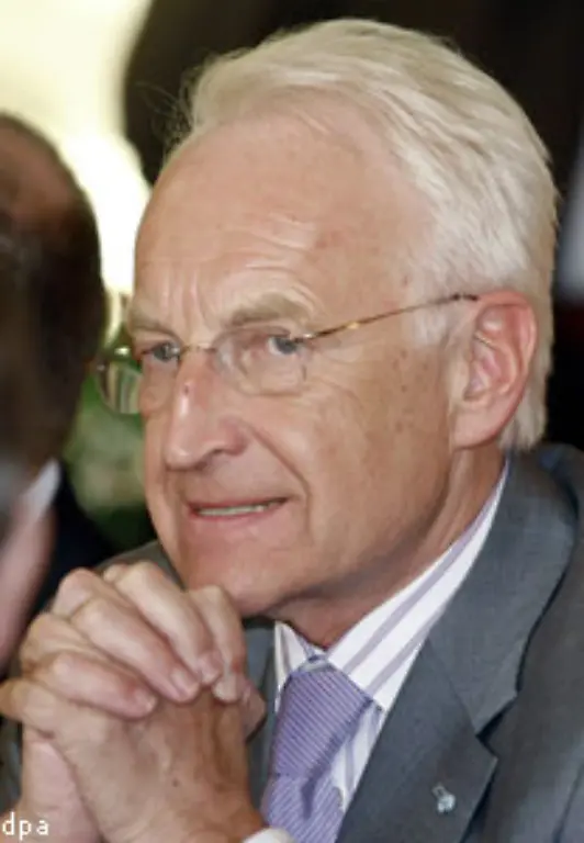 Zu-spaet-Aus-der-Spitzelaffaere-ist-der-Fall-Stoiber-geworden