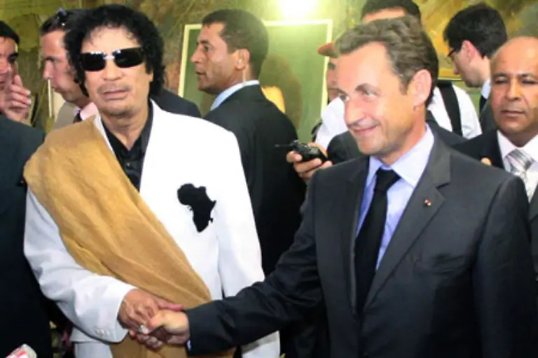 Nett-sind-auch-seine-Kumpels-hier-der-afrikanische-Mick-Jagger-Muammar-Abu-Minyar-al-Gaddafi