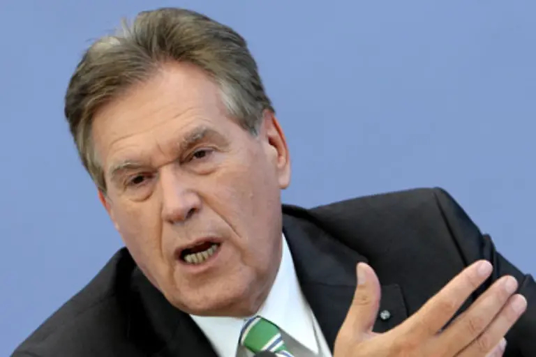 Lediglich-die-Merkel-die-saegt-immer-alles-ab-was-er-will-Wuerde-sie-das-lassen-braeuchten-wir-auch-keine-Angst-vor-China-zu-haben