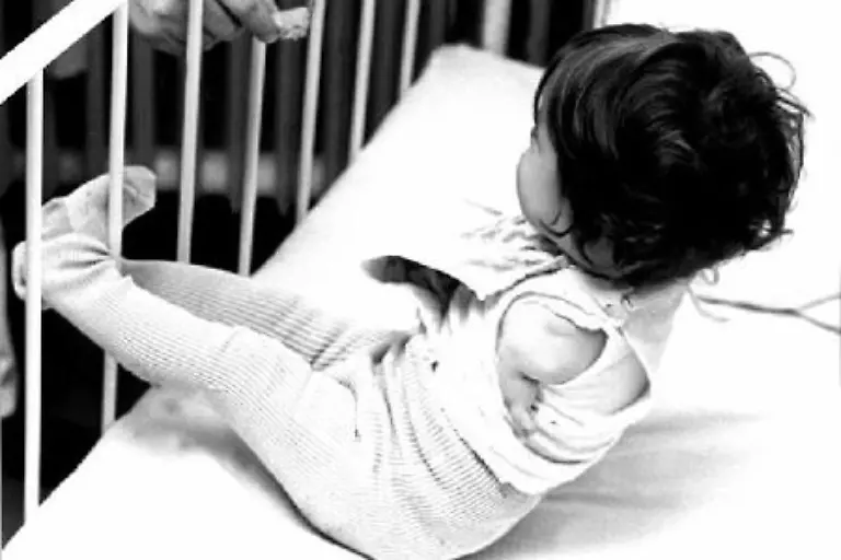 Die-Haende-waren-an-den-Schultern-angewachsen