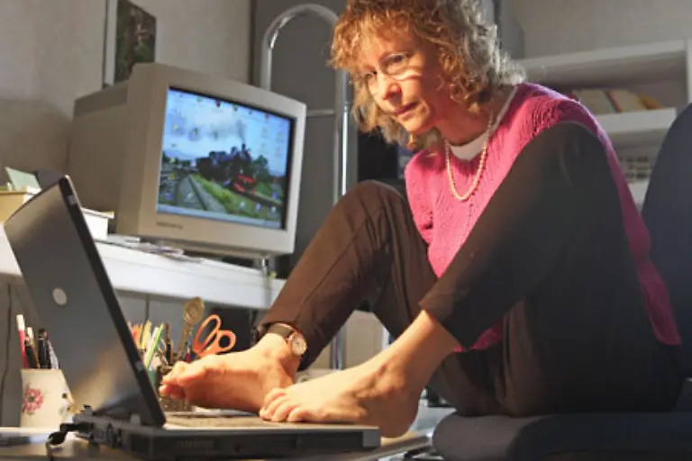 Viele-von-ihnen-leiden-unter-schmerzhaften-Folgeschaeden-Die-einseitigen-Belastungen-verlangen-viel-von-Muskeln-und-Knochen-verschleissen-frueher