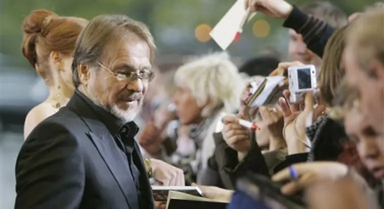 und-musste-Autogramme-geben-was-das-Zeug-haelt