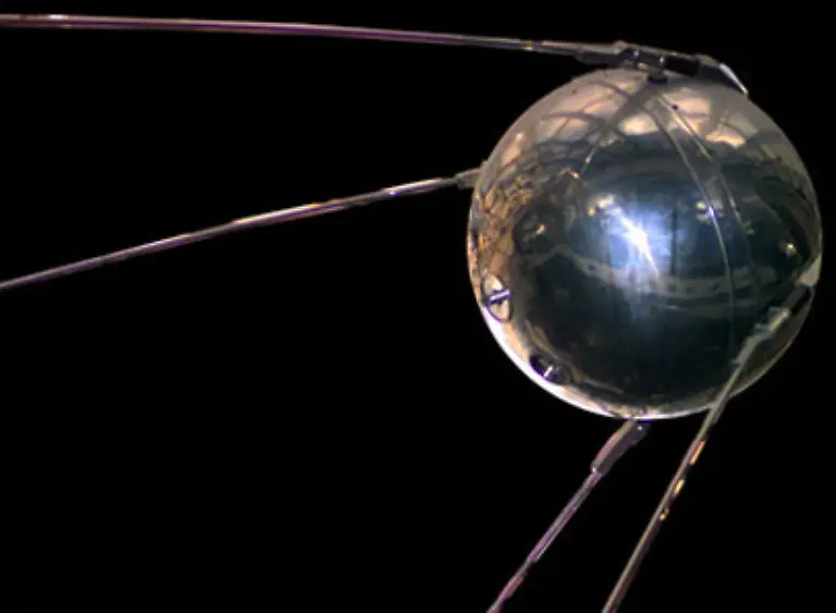 Wenn-die-Russen-84-Kilogramm-in-den-Weltraum-schiessen-koennen-so-befuerchten-die-USA