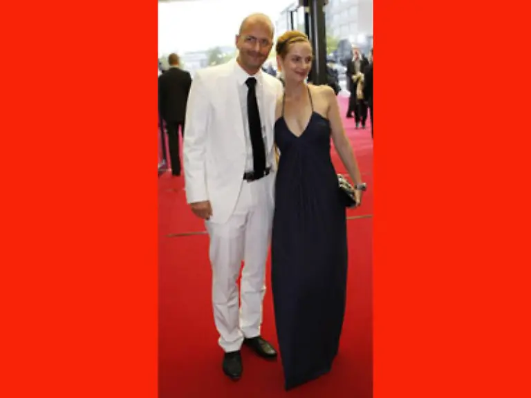 Christoph-Maria-Herbst-bekam-gleich-zwei-Preise-aber-sein-Hauptgewinn-Freundin-Marie-Zielke-war-fuer-ihn-der-eigentliche-Preis