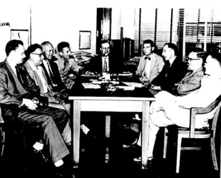 So-tief-der-viel-beschworene-Sputnik-Schock-auch-sitzen-mag-die-NASA-gibt-sich-nicht-geschlagen-und-reagiert-so-schnell-wie-moeglich