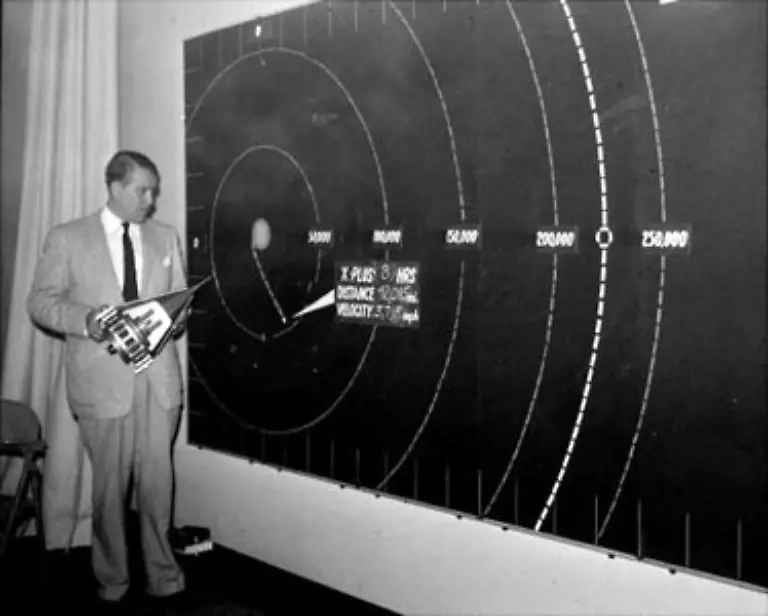 Von-Braun-arbeitet-fuer-die-US-Army-an-der-Jupiter-Rakete-Doch-fuer-das-zivile-Satelliten-Experiment-will-Washington-sein-streng-gehuetetes-Geheimnis-nicht-auffliegen-lassen