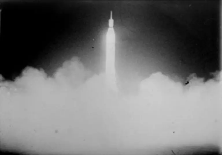 Das-naechste-bahnbrechende-Ereignis-liefert-erneut-die-sowjetische-Raumfahrt-Bevor-sie-es-wagen-einen-Kosmonauten-in-die-Luft-zu-jagen-experimentierten-sowjetische-Weltraumpioniere-bereits-mit-Tieren