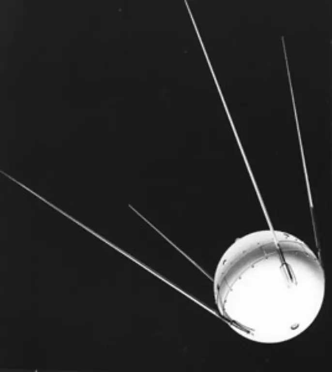 Angefangen-hat-der-Reigen-der-Objekte-am-4-Oktober-1957-mit-dem-Sputnik