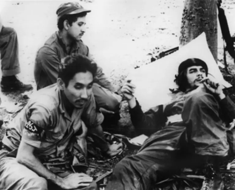 Der-fruehere-Weggefaehrte-sieht-den-Guerillakampf-und-den-Einsatz-von-Gewalt-im-Nachhinein-kritisch-auch-Guevara-habe-oft-geirrt