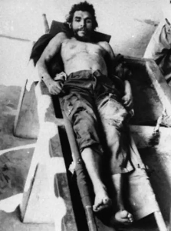 Er-sah-aus-wie-ein-Christus-erinnert-sich-die-deutsche-Ordensschwester-Antonia-Maria-Freude-an-den-Anblick-des-blutgetraenkten-Leichnams-in-der-Waschkueche-des-Krankenhauses