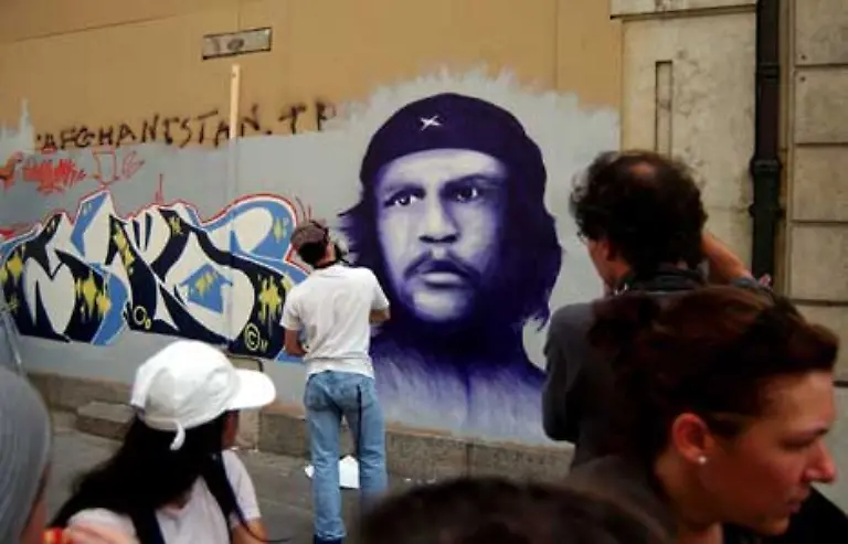 Ploetzlich-erschien-Che-im-90-Millimeter-Objektiv-meiner-Leica-Sein-Blick-erstaunte-mich-so-der-2001-gestorbene-Korda-Erst-in-seiner-Bedeutung-verkannt-wird-das-Bild-spaeter-zur-Ikone-des-20-Jahrhunderts