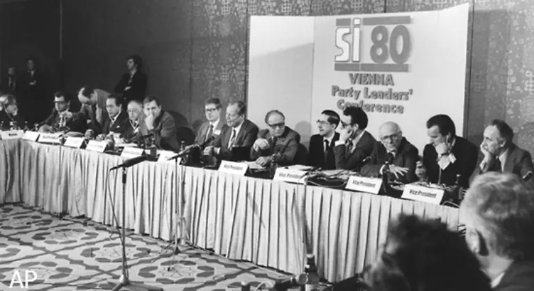 und-wurde-von-1976-bis-1992-Praesident-der-Sozialistischen-Internationale
