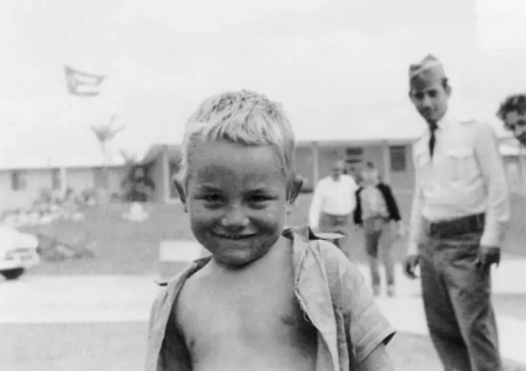 Camilo-in-einer-Aufnahme-seines-Vaters