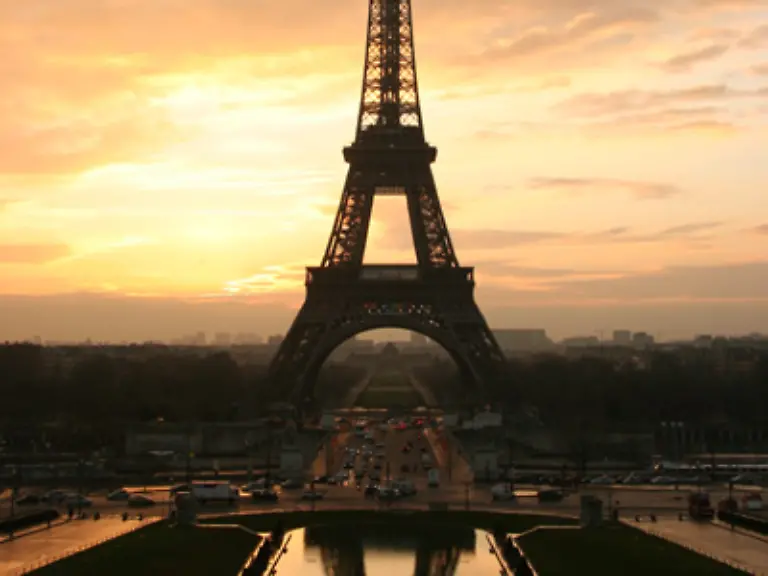 Ob-man-bei-so-viel-Romantik-noch-arbeiten-kann-Die-Unternehmer-glauben-schon-und-waehlen-Paris-auf-den-zweiten-Platz