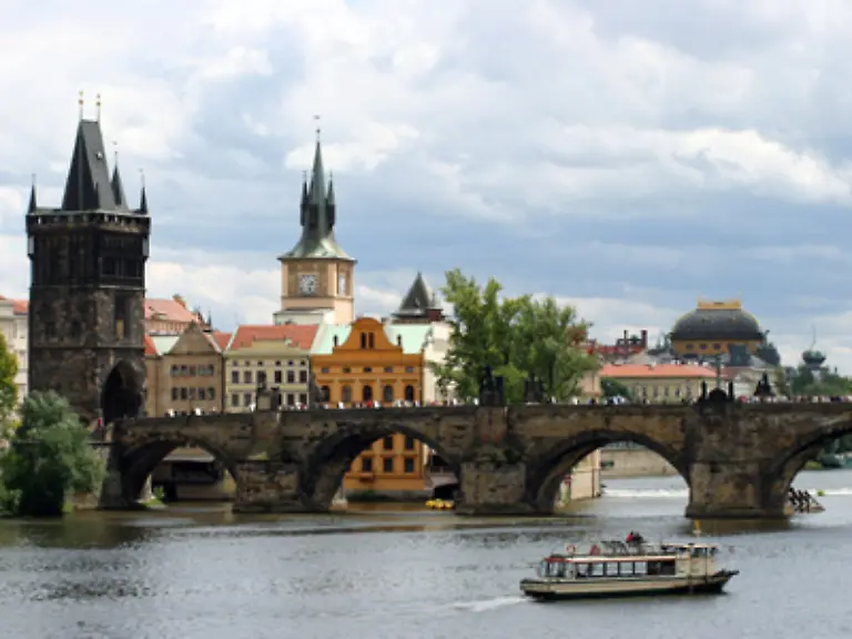 Prag-oft-als-Paris-des-Ostens-bezeichnet-faellt-in-der-Gunst-der-Wirtschaftsbosse-um-einen-Platz-und-ist-jetzt-14