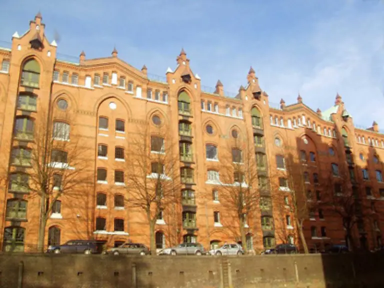 Auch-an-die-Alster-zieht-es-viele-Unternehmen-Hamburg-schliesst-die-Top-Zwanzig-ab-Insgesamt-sind-fuenf-deutsche-Staedte-unter-den-zwanzig-besten-Wirtschaftsstandorten-Europas