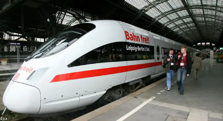 133-Fahrgemeinschaften-oder-oeffentliche-Verkehrsmittel-sind-aus-oekologischer-Sicht-immer-besser-aus-finanzieller-Sicht-meist-ebenfalls