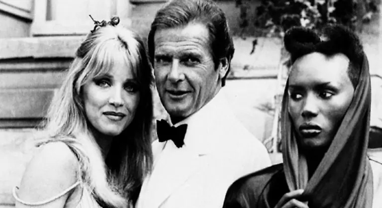 1985-in-Im-Angesichts-des-Todes-seinen-letzten-007-Streifen-drehte-schilderte-Moore-vor-einiger-Zeit-der-Londoner-Times