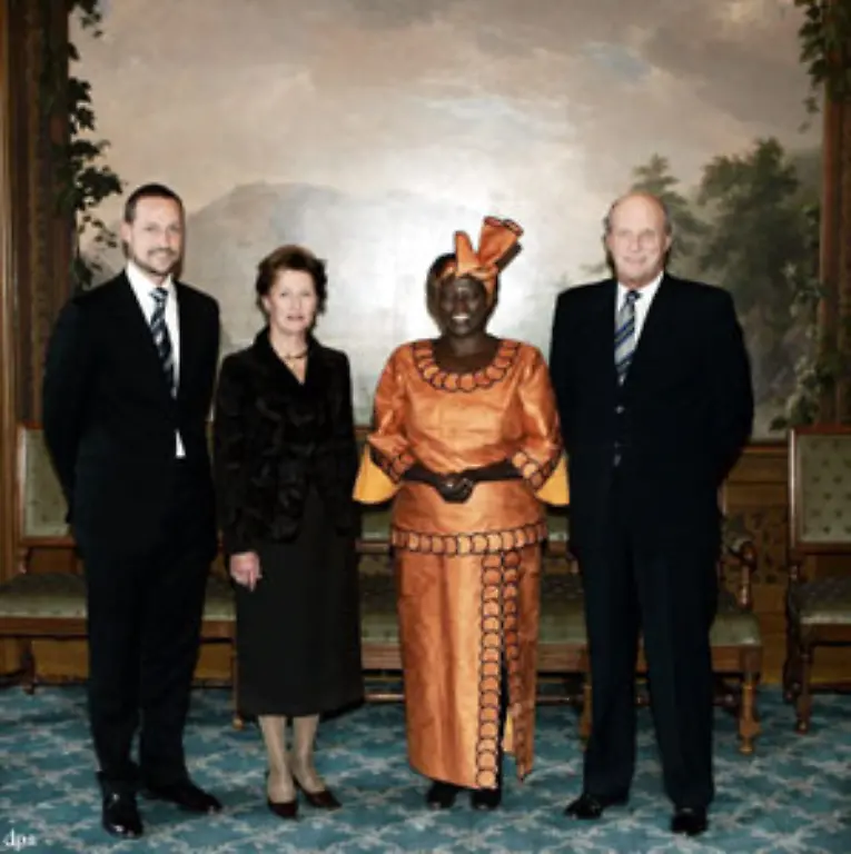 2004-Wangari-Muta-Maathai-aus-Kenia