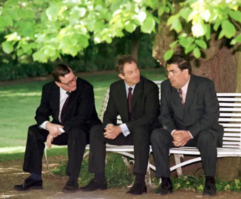 1998-John-Hume-l-und-David-Trimble-r-nordirische-Politiker-fuer-ihre-Leistungen-im-Friedensprozess-in-Nordirland