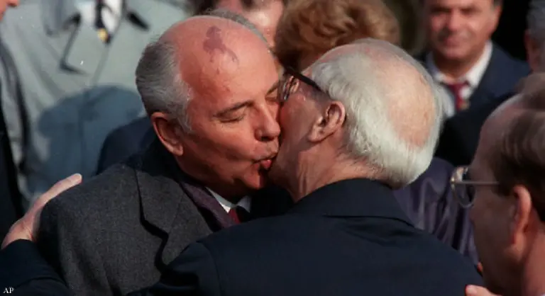 1990-Michail-Gorbatschow-fuer-seinen-Beitrag-zur-Beendigung-des-Kalten-Krieges