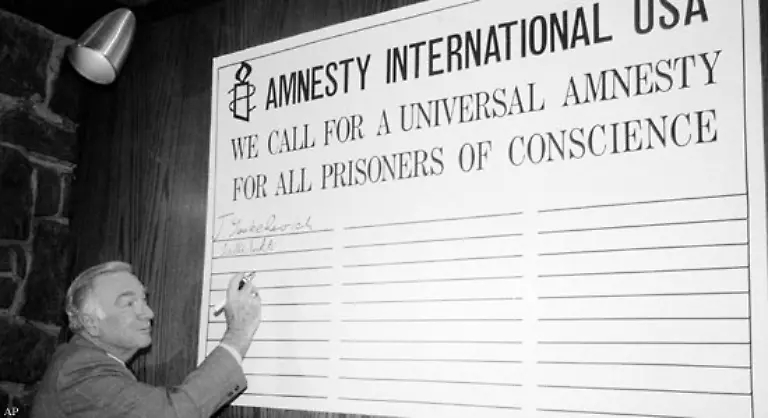 1977-Amnesty-International-Menschenrechtsorganisation