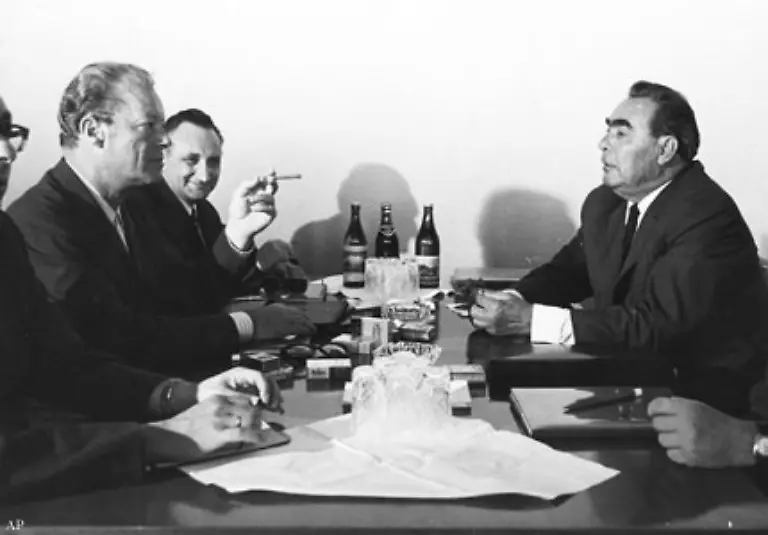 fuer-die-Entwicklung-der-Entspannungspolitik-zwischen-Ost-und-West-Brandt-war-der-letzte-Deutsche-der-bislang-mit-dem-Friedensnobelpreis-geehrt-wurde