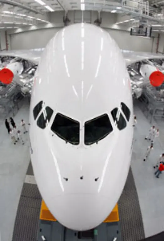 Paradox-dabei-Die-Auftragsbuecher-sind-voll-die-Luftfahrt-boomt-Airbus-und-Boeing-koennen-kaum-die-Nachfrage-der-Fluggesellschaften-erfuellen
