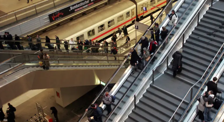 er-erst-im-Fruehjahr-2007-in-die-negativen-Schlagzeilen-geraten-war-weil-die-Bahnverwaltung-in-einem-beispiellosen-Husarenritt